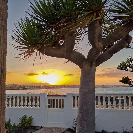 Villa La Maja Beachfront Corralejo Bagian luar foto
