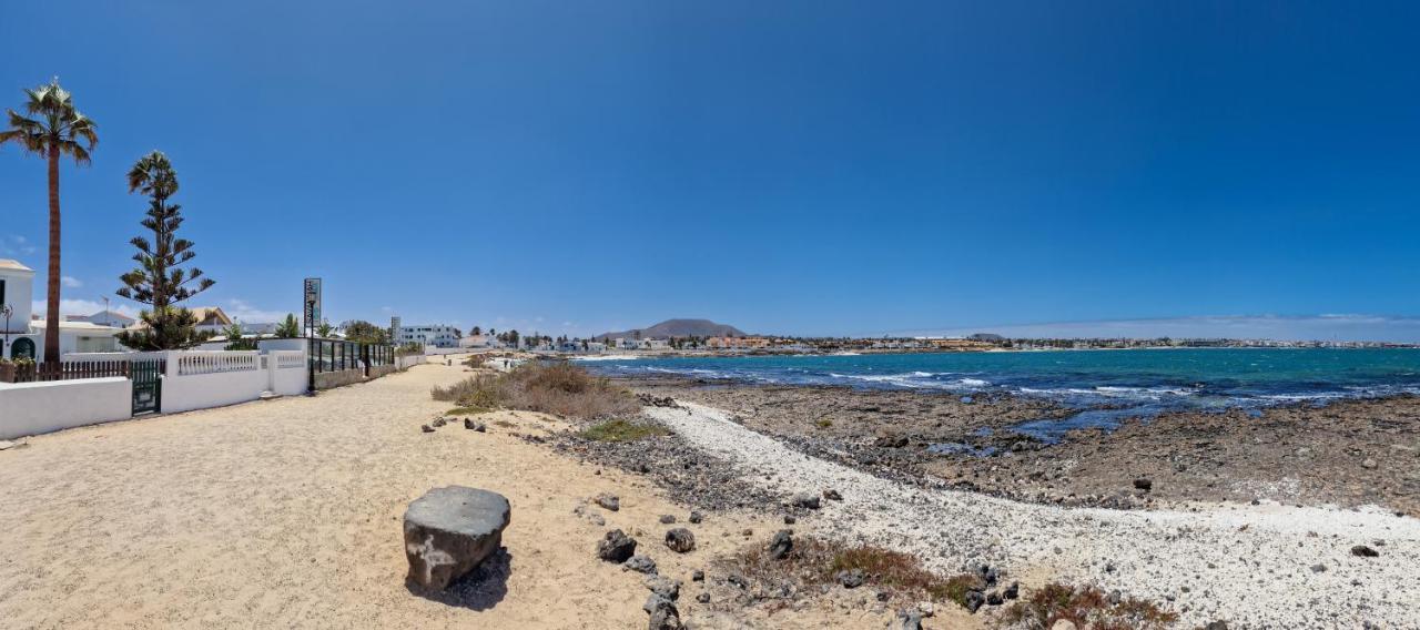 Villa La Maja Beachfront Corralejo Bagian luar foto