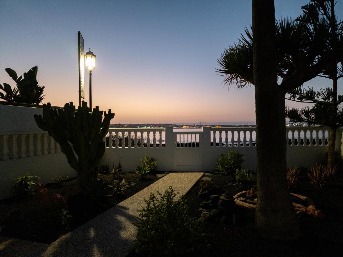 Villa La Maja Beachfront Corralejo Bagian luar foto