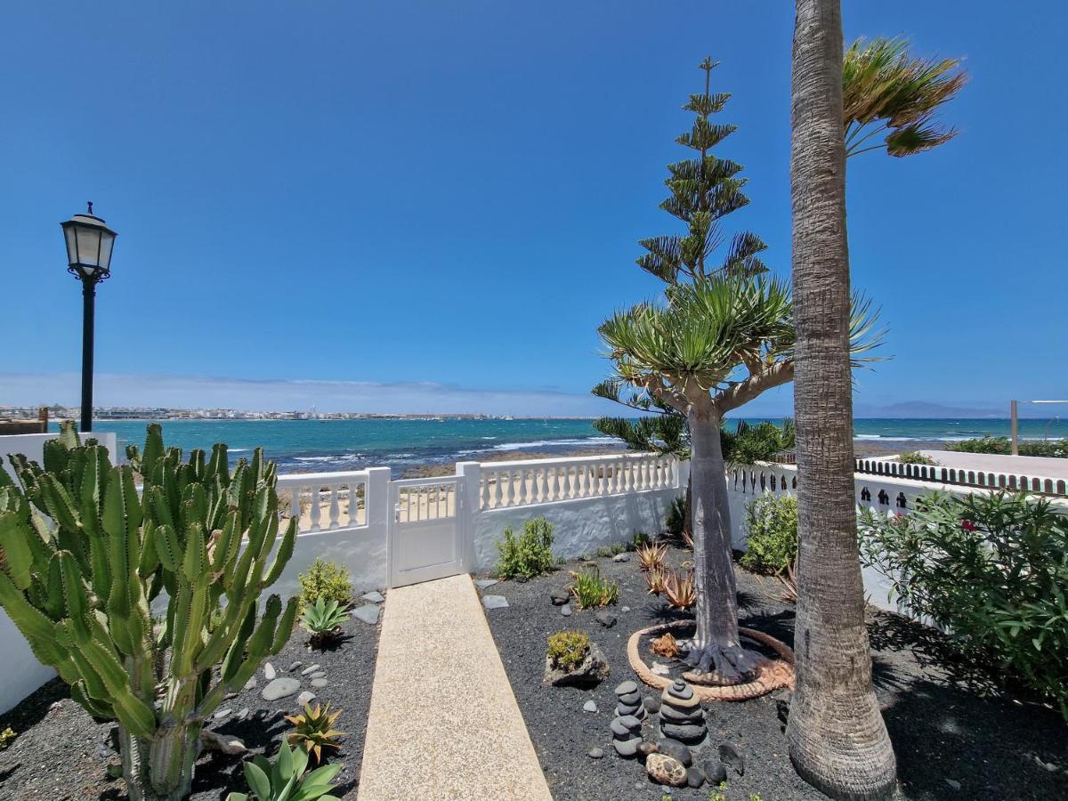 Villa La Maja Beachfront Corralejo Bagian luar foto